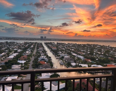 3800 N Ocean Drive N - Photo Thumbnail 6