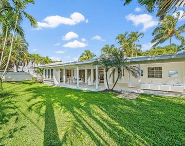 210 Russlyn Drive - Photo Thumbnail 12