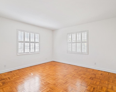 210 Russlyn Drive - Photo Thumbnail 17