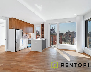 228 Berry Street - Photo Thumbnail 2