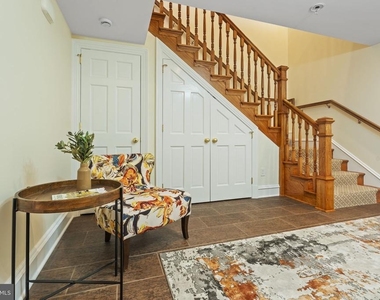 1819 10th Street Nw - Photo Thumbnail 5
