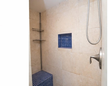 706 W 22nd St - Photo Thumbnail 15