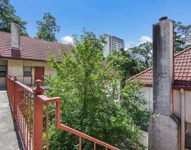 706 W 22nd St - Photo Thumbnail 4