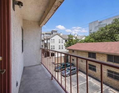 706 W 22nd St - Photo Thumbnail 14