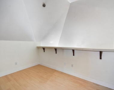 706 W 22nd St - Photo Thumbnail 8