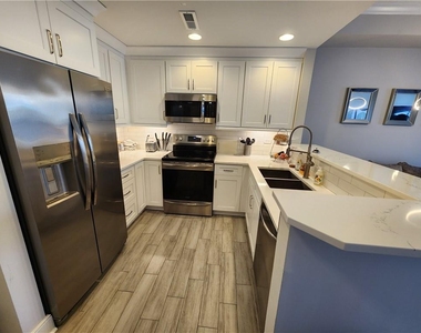 285 Centennial Olympic Park Drive Nw - Photo Thumbnail 2