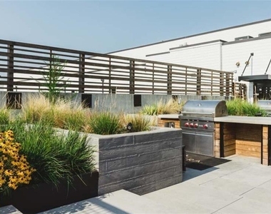 780 Memorial Drive Se - Photo Thumbnail 9