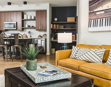 780 Memorial Drive Se - Photo Thumbnail 14