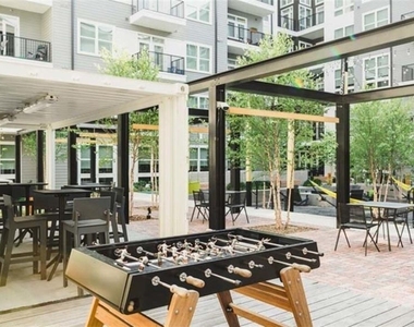 780 Memorial Drive Se - Photo Thumbnail 10
