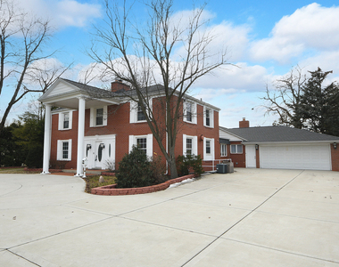 305 N Reed Street - Photo Thumbnail 1