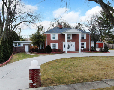 305 N Reed Street - Photo Thumbnail 3