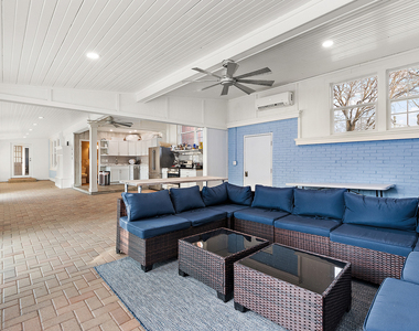 305 N Reed Street - Photo Thumbnail 24