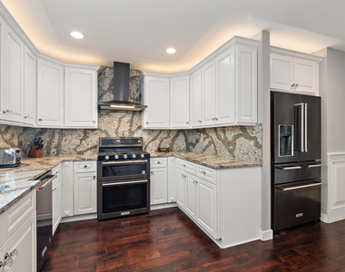 305 N Reed Street - Photo Thumbnail 15