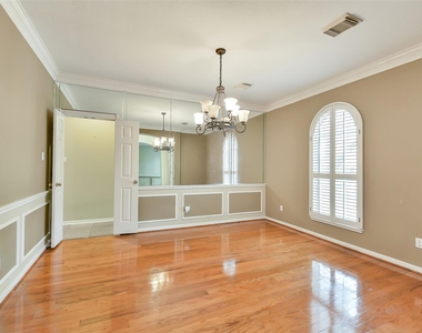 5803 Song Ridge Court - Photo Thumbnail 9