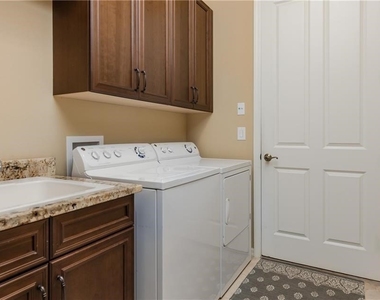 8309 Adelio Lane - Photo Thumbnail 15