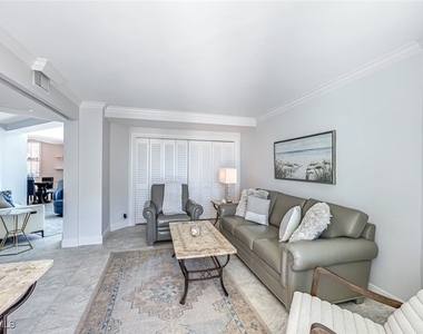 4041 Gulf Shore Boulevard N - Photo Thumbnail 10