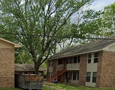 812 E Palestine St - Photo Thumbnail 5