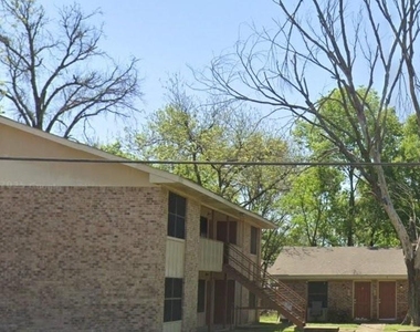 812 E Palestine St - Photo Thumbnail 2