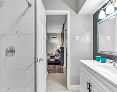 1840 Richmond Avenue - Photo Thumbnail 23
