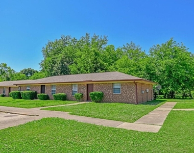 331 N Longview Street - Photo Thumbnail 2