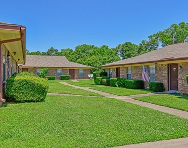 331 N Longview Street - Photo Thumbnail 4