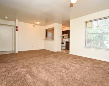 3025 Waller Street - Photo Thumbnail 5