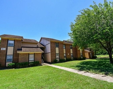 3025 Waller Street - Photo Thumbnail 3