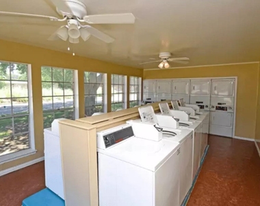 3025 Waller Street - Photo Thumbnail 7