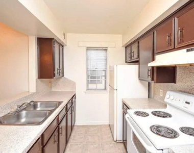 3025 Waller Street - Photo Thumbnail 8