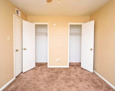 3025 Waller Street - Photo Thumbnail 4