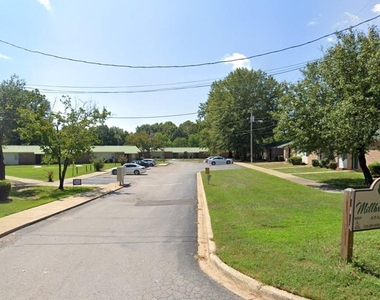 386 Thornfield Dr - Photo Thumbnail 3