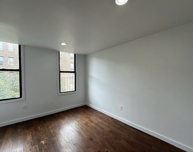 886 Franklin Avenue - Photo Thumbnail 2