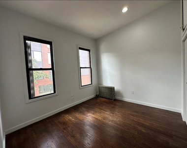 886 Franklin Avenue - Photo Thumbnail 1
