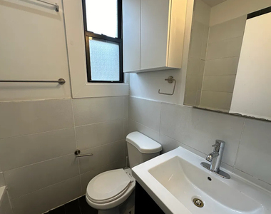 886 Franklin Avenue - Photo Thumbnail 6