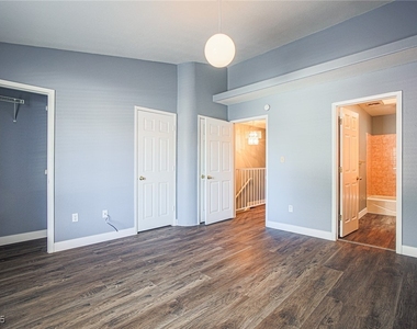 2851 S Valley View Boulevard - Photo Thumbnail 16