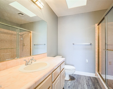2851 S Valley View Boulevard - Photo Thumbnail 13