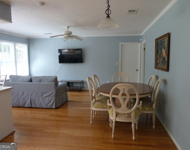 6317 Fox Chapel Drive - Photo Thumbnail 5