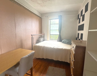 31-4 32nd Street - Photo Thumbnail 5