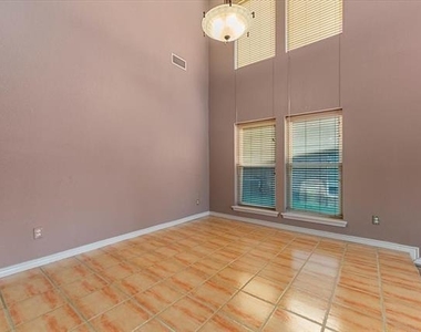 6752 Macintosh Drive - Photo Thumbnail 10