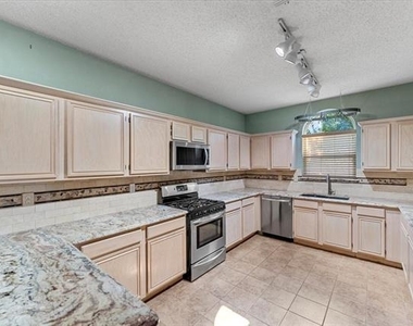 6752 Macintosh Drive - Photo Thumbnail 13