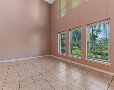 6752 Macintosh Drive - Photo Thumbnail 7