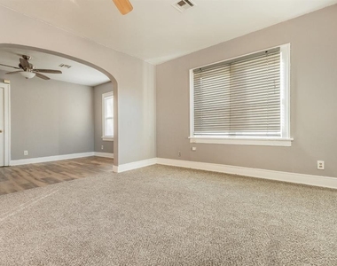 802 Nw 31 Street - Photo Thumbnail 1