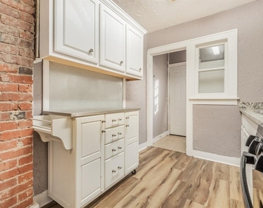 802 Nw 31 Street - Photo Thumbnail 9