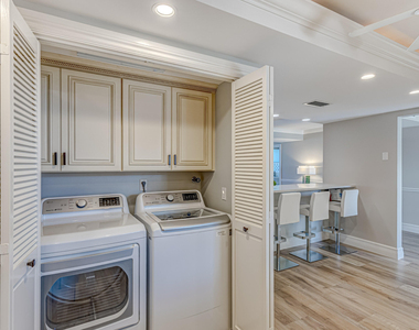 400 Beach Road - Photo Thumbnail 12