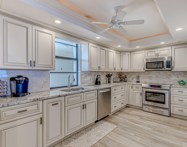 400 Beach Road - Photo Thumbnail 4