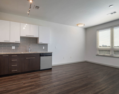 6750 E Chenango Ave - Photo Thumbnail 9