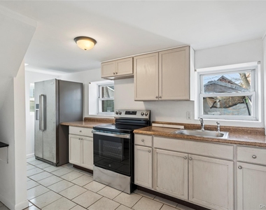 84 Pleasure Avenue - Photo Thumbnail 4