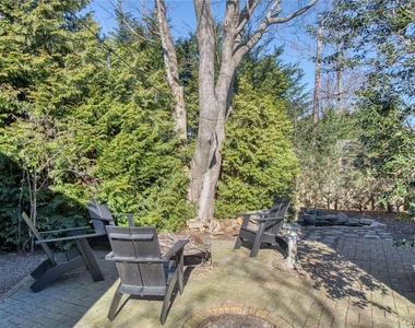 1800 Village Lane - Photo Thumbnail 1