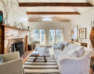 1800 Village Lane - Photo Thumbnail 9