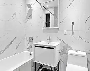 312 Menahan Street - Photo Thumbnail 7
